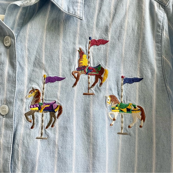 Vintage | Light Blue Chambray Button Shirt Embroidered Carousel Horse Westbound - Picture 7 of 7